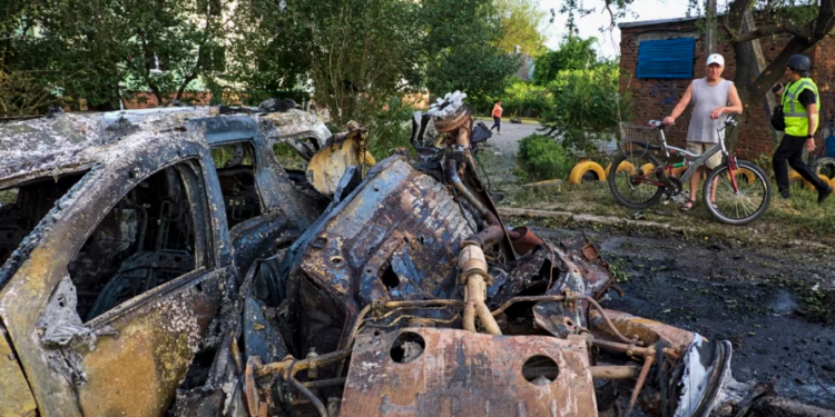 Dy civilë të vrarë në Ukrainë nga sulmet ruse gjatë natës