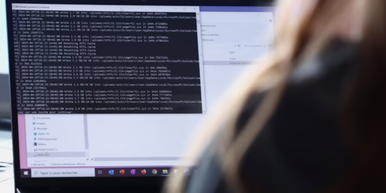 Franca kryen operacion të madh kundër spiunazhit kibernetik