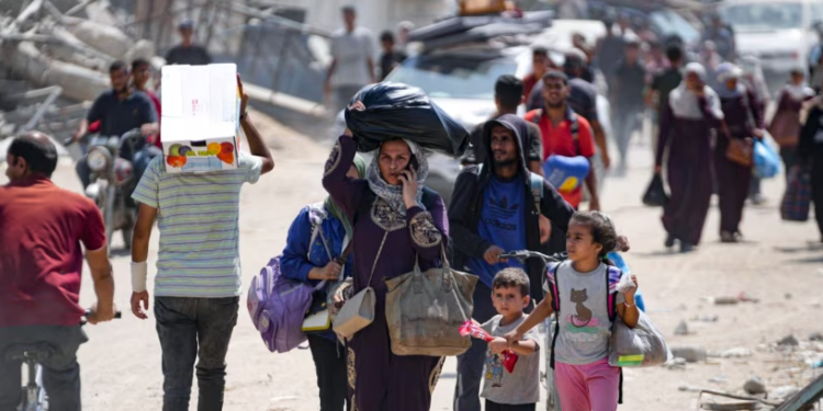 Izraeli urdhëron evakuimin e palestinezëve nga zona humanitare në Gazë