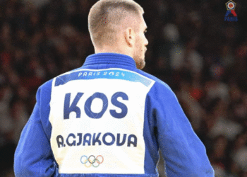 Akili me Ippon kalon në çerekfinale