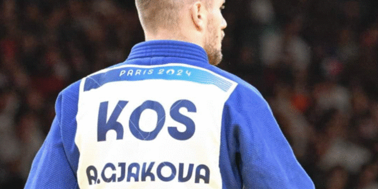 Akili me Ippon kalon në çerekfinale