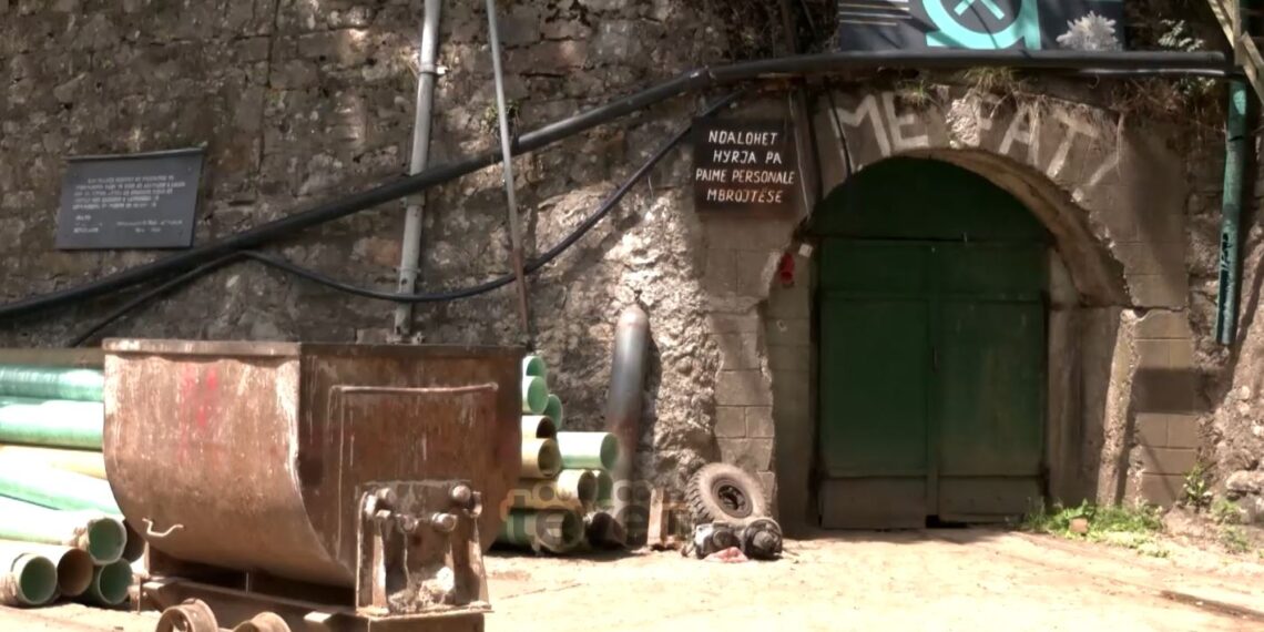 Minatorët vazhdojnë grevën, ende s’ka datë se kur u dalin pagat