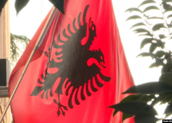 Shqipëri: Ish-ministri Beqaj në paraburgim nën dyshimin për korrupsion