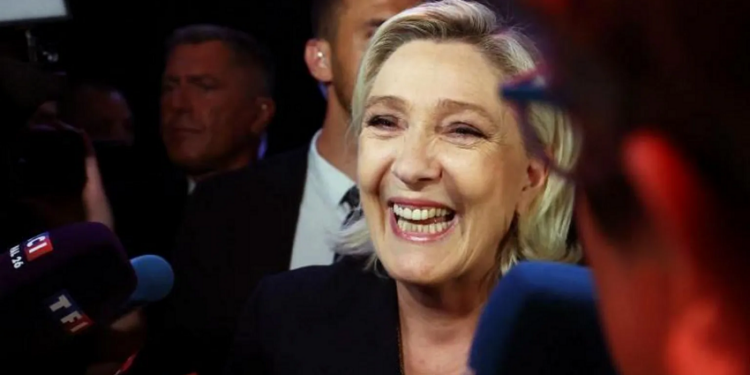 E djathta ekstreme e Francës feston epërsinë dhe kërkon shumicën