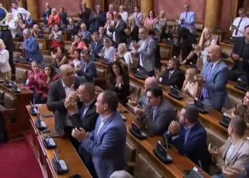 Kuvendi i Serbisë miraton Deklaratën e “Kuvendit gjithëserb”