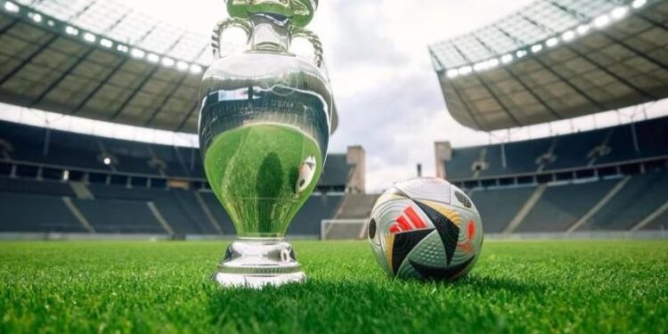 Publikohet topi “Adidas” i gjysmëfinaleve dhe finales