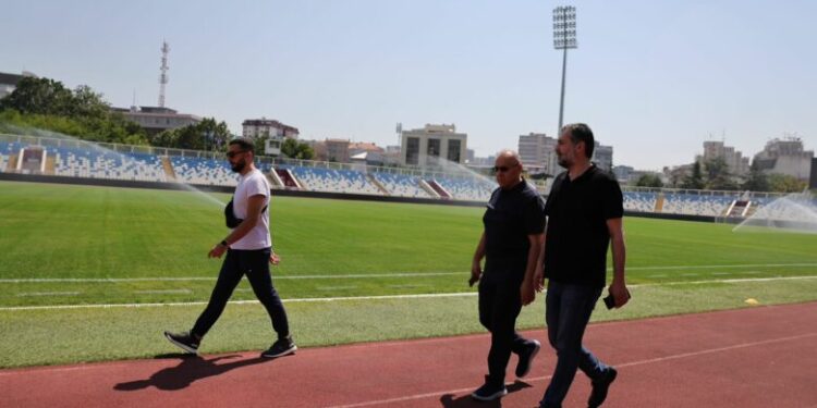 Ademi dhe Çeku vizituan stadiumin “Fadil Vokrri” pas rinovimit