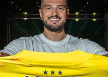 Arijanet Muriq prezantohet tek Ipswichi