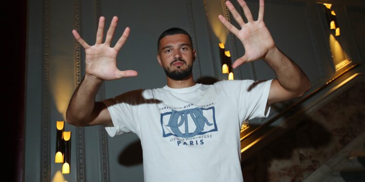 Arijanet Muriq prezantohet tek Ipswichi