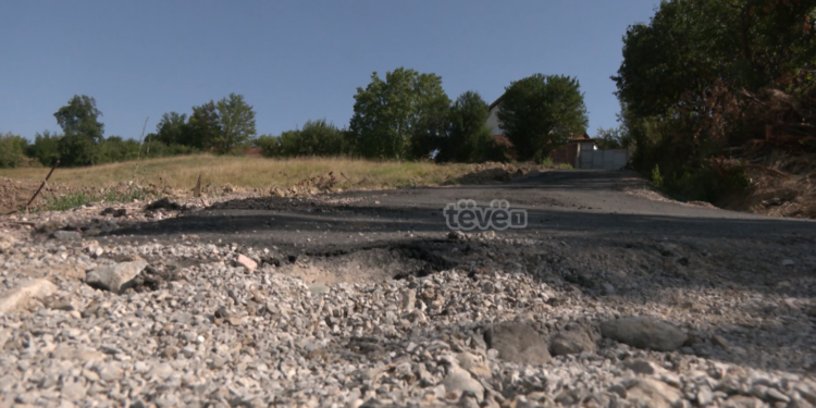 Opozita në Klinë kritikon cilësinë e asfaltit – Komuna thotë se ende nuk është bërë pranimi teknik