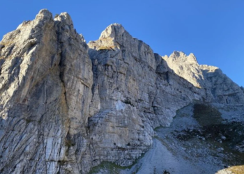 Raportohet se një alpinist nga Kosova ka humbur jetën në zonën e Alpeve në Valbonë