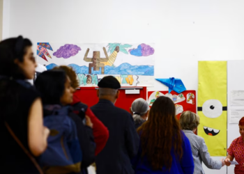 Francezët votojnë në zgjedhje parlamentare që mund ta sjellin në pushtet të djathtën ekstreme