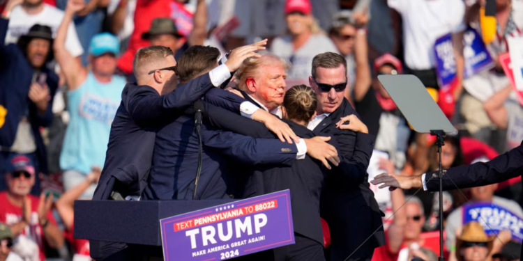 Trump deklarohet pas atentatit ndaj tij: Ndjeva se plumbi po e çante lëkurën