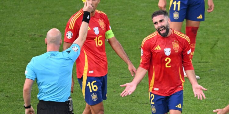 Carvajal e Le Normand kompletojnë Spanjën