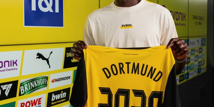 Guirassy i bashkohet Dortmundit