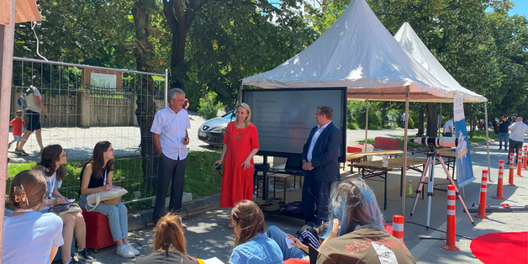 Nis Universiteti Veror Ndërkombëtar në Prishtinë