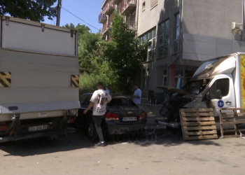 Biznesit shqiptar në veri ia djegin dy kamionë, dëmi mbi 20 mijë euro