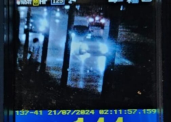 Dy 20-vjeçarë gjobiten në Ferizaj, bënin gara me vetura