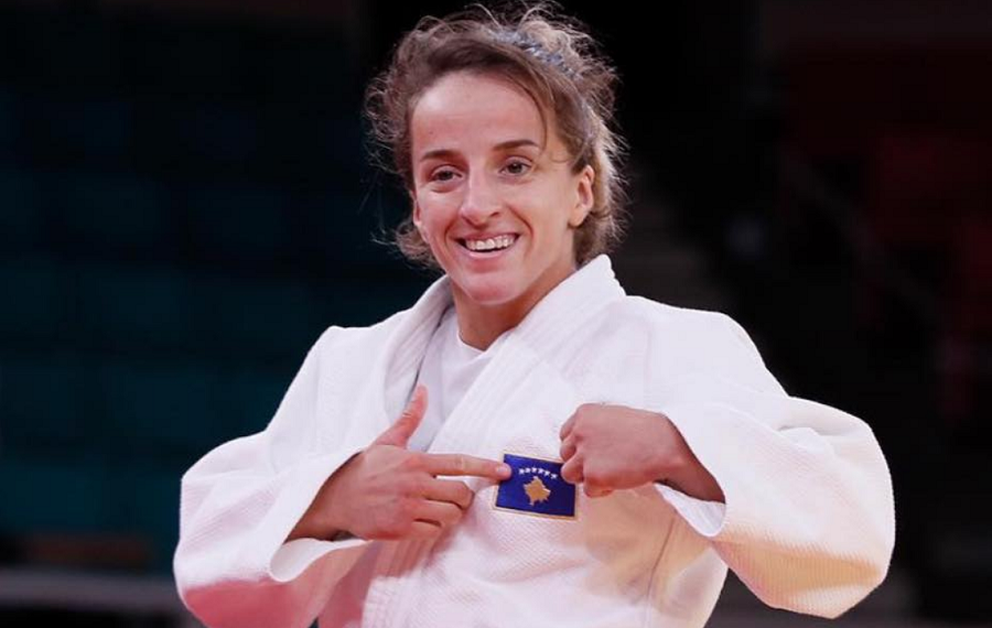 Distria me lehtësi avancon në çerekfinale