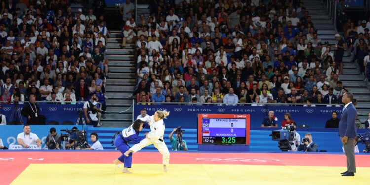 Distria me lehtësi avancon në çerekfinale