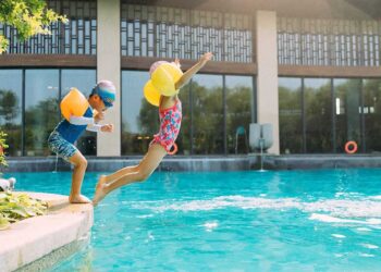 Ministria e Shëndetësisë jep disa këshilla për sigurinë e fëmijëve në pishina