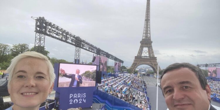 Kurti falënderon Macronin e Bachin për organizimin e mikpritjen në Paris