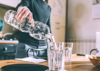 Simptomat që tregojnë se duhet të pini ujë menjëherë