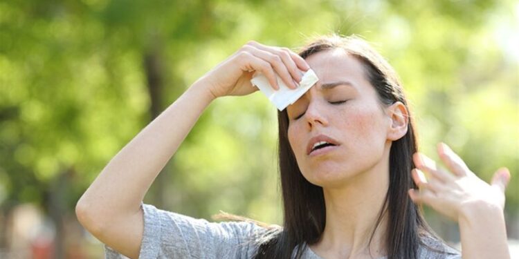 Pse lodhemi kaq shumë në mot të nxehtë?