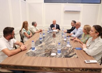 ​Haradinaj takon kreun e SBAShK-ut: Premton rritje të pagave për 50 për qind në arsim