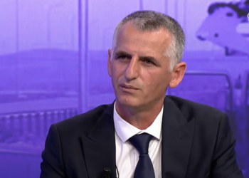 Durmishi jep detaje për aksionin në Pejë, thotë se ka zyrtarë të arrestuar