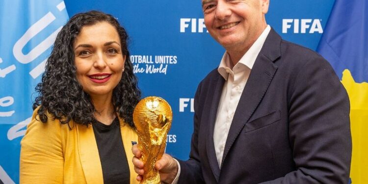Infantino pret presidenten Osmani, flasin për futbollin kosovar