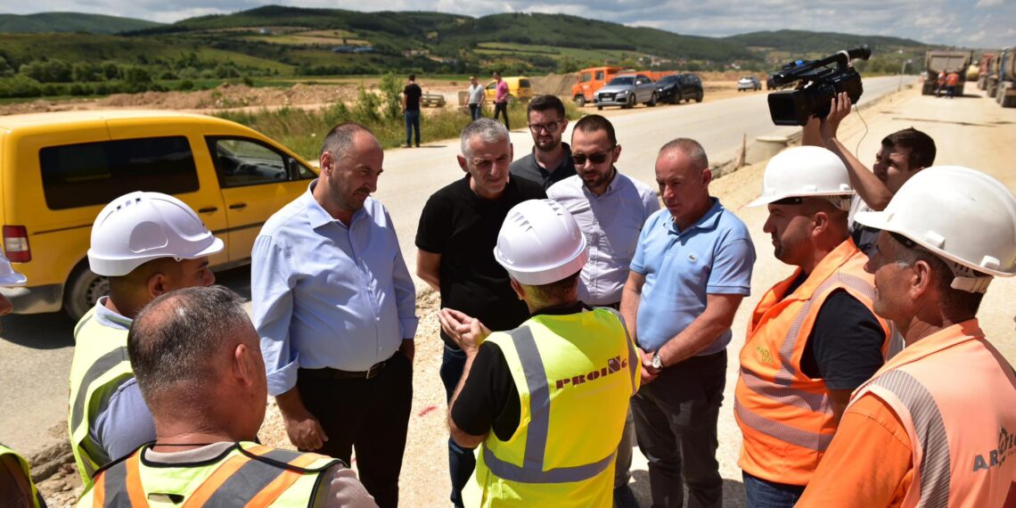 Aliu: Punimet në aksin rrugor Prishtinë – Podujevë po vijojnë me intensitet të shtuar