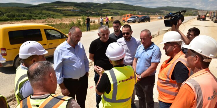 Aliu: Punimet në aksin rrugor Prishtinë – Podujevë po vijojnë me intensitet të shtuar