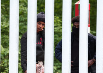 Polonia miraton projektligjin që ua mundëson autoriteteve përdorimin e armëve në kufi me Bjellorusinë