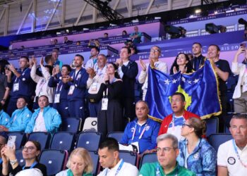 Kurti shprehet krenar pas fitores se Donjeta Sadikut