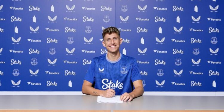 Evertoni prezanton Lindstromin