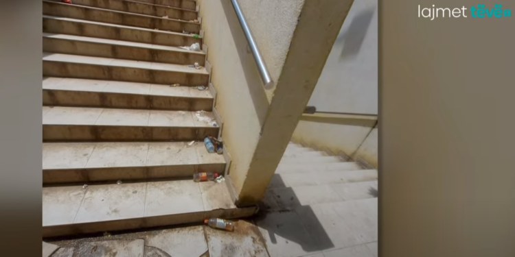 Banorët ankohen për aromën e keqe në nënkalimin që lidh “Emshirin” me “Dardaninë”