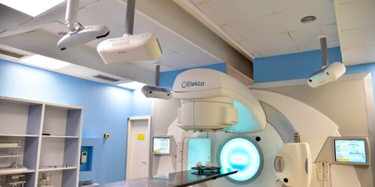 Kurti: Adresa është e njëjtë, por Klinika e Onkologjisë sot është krejt tjetër