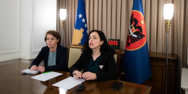 Osmani ia kthen ‘diss’-in Gërvallës me këngën tjetër të Dafinës: Me kast, mjeshtër i mashtrimeve