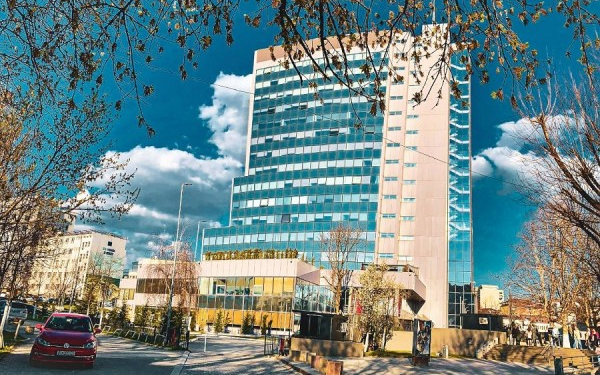 “Deklaratat e krerëve të shtetit për sulme të reja nga Serbia largojnë investitorët”