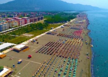 ​Rama publikon pamje nga plazhi i Velipojës që pret çdo vit mijëra pushues