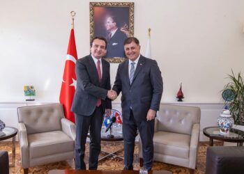 Kurti takohet me kryetarin e Bashkisë Metropolitane të Izmirit