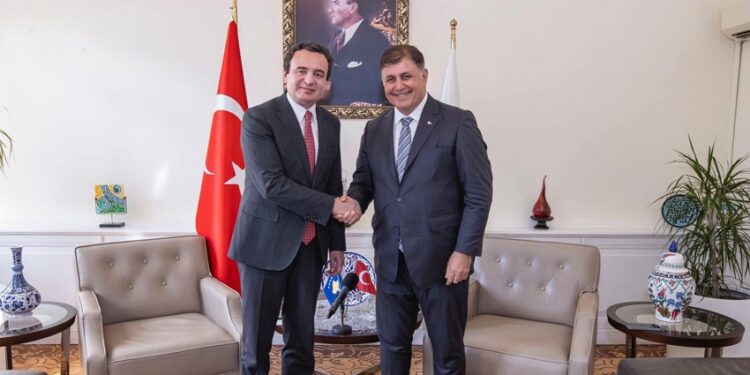 Kurti takohet me kryetarin e Bashkisë Metropolitane të Izmirit