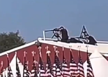 Publikohet videoja kur snajperisti vret sulmuesin e Trumpit në tubimin në Pensilvani