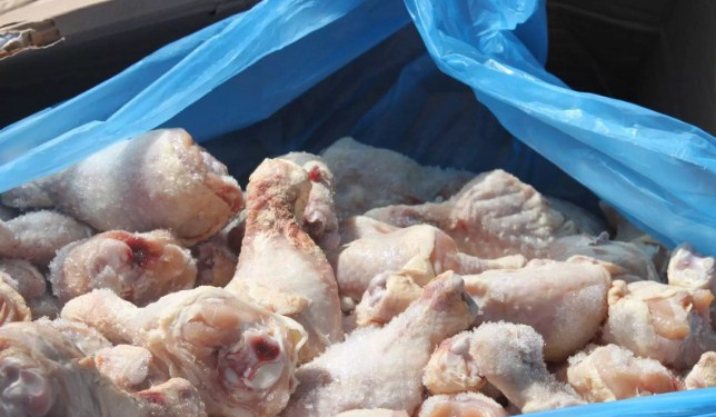 AUV ngrit masat e kontrollit për ngarkesat që vijnë nga Brazili pas shpërthimit të sëmundjes Newcastle