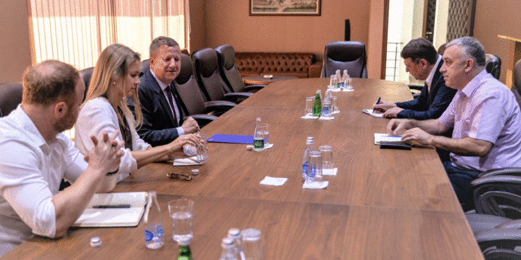 Szunyog nga veriu: Kosova e Serbia të angazhohen në dialog