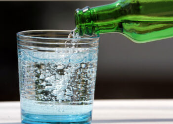 Uji i gazuar dhe pasojat tek dhëmbët