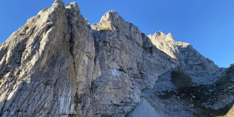 Vazhdon operacioni për gjetjen e alpinistit kosovar i cili dyshohet se humbi jetën në Valbonë