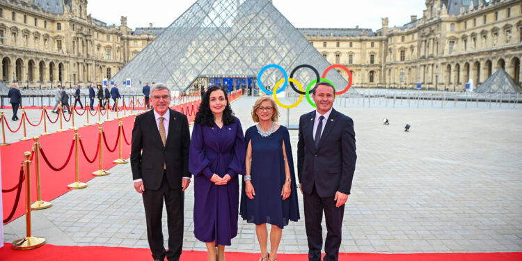 Osmani mori pjesë në darkën e shtruar para nisjes së Lojërave Olimpike