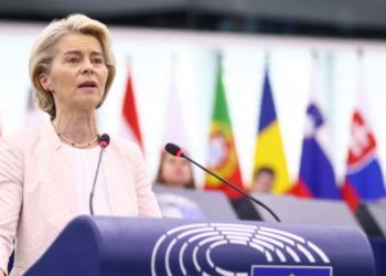 Von der Leyen rizgjidhet në krye të Komisionit Evropian